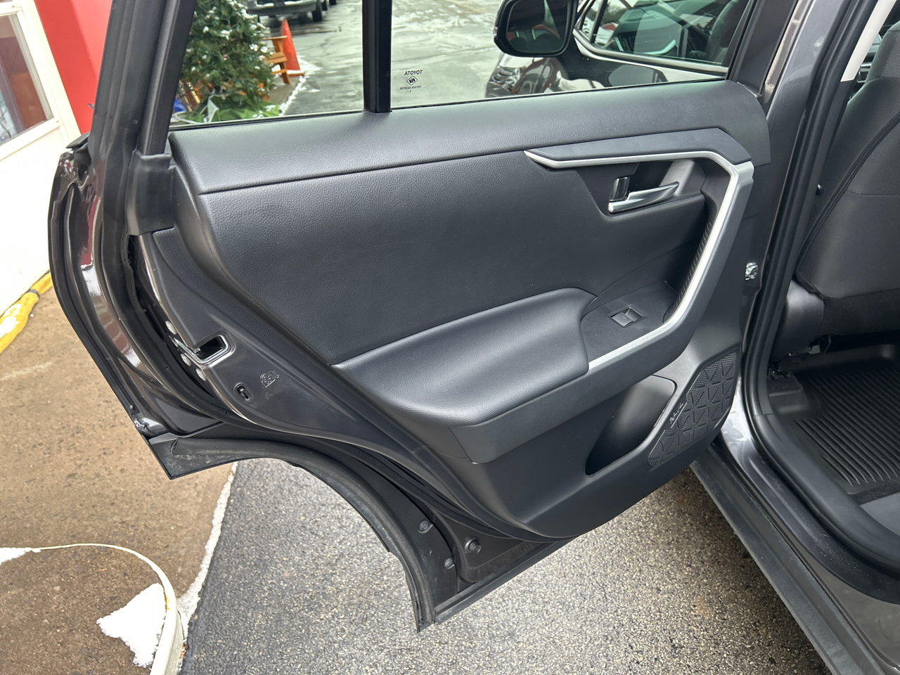 Toyota RAV4 XLE AWD (Natl) 2024