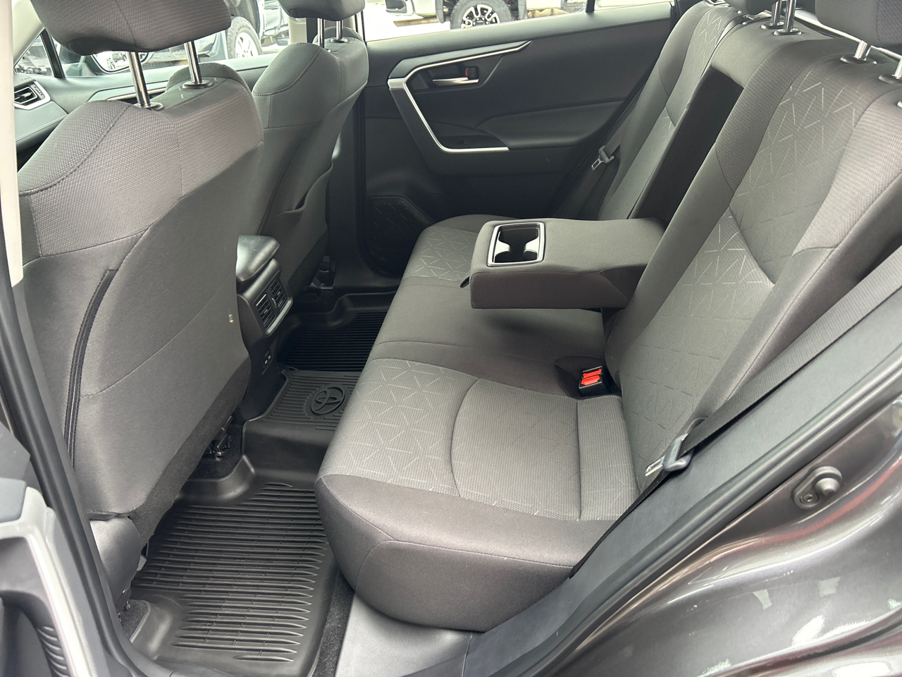 Toyota RAV4 XLE AWD (Natl) 2024