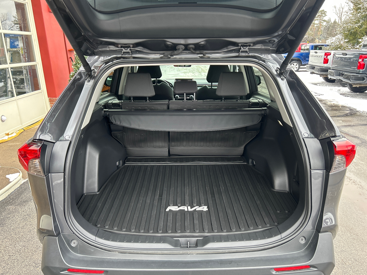 Toyota RAV4 XLE AWD (Natl) 2024