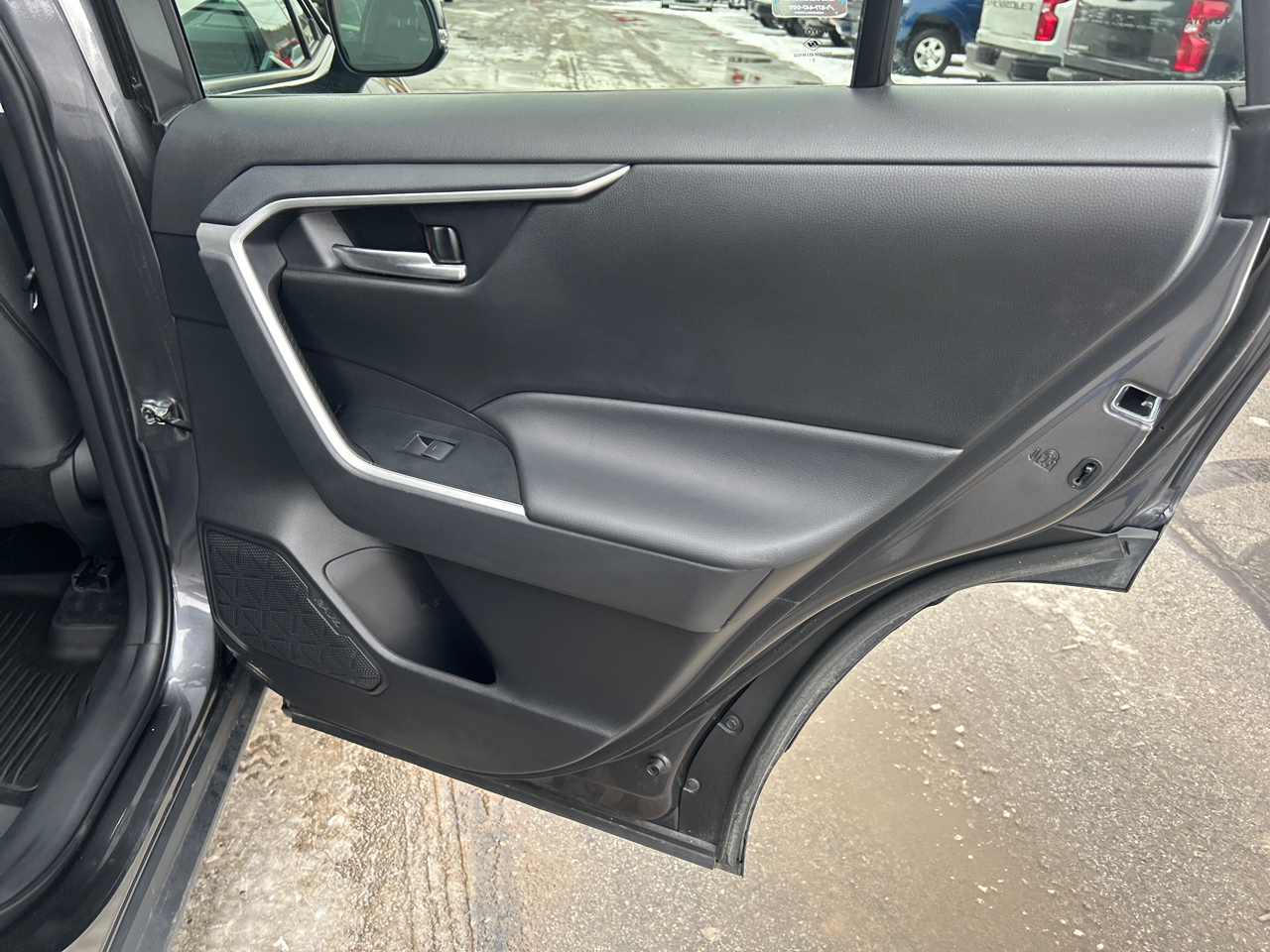 Toyota RAV4 XLE AWD (Natl) 2024