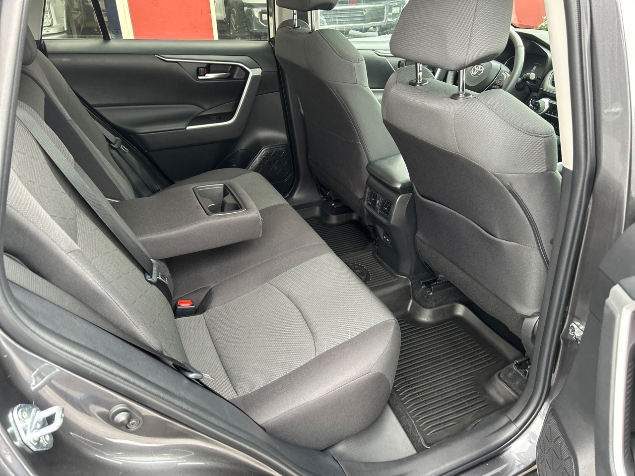 Toyota RAV4 XLE AWD (Natl) 2024