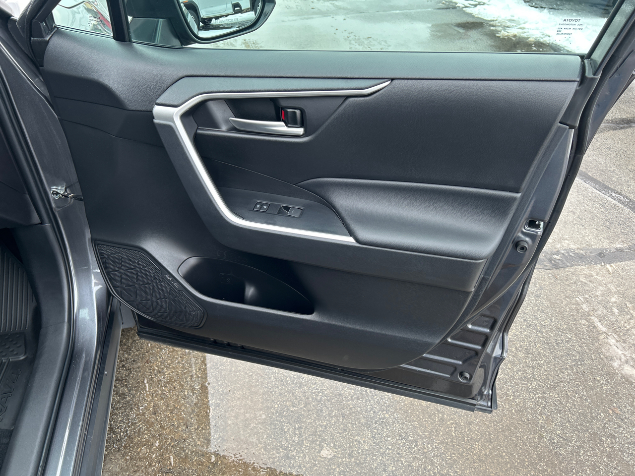 Toyota RAV4 XLE AWD (Natl) 2024