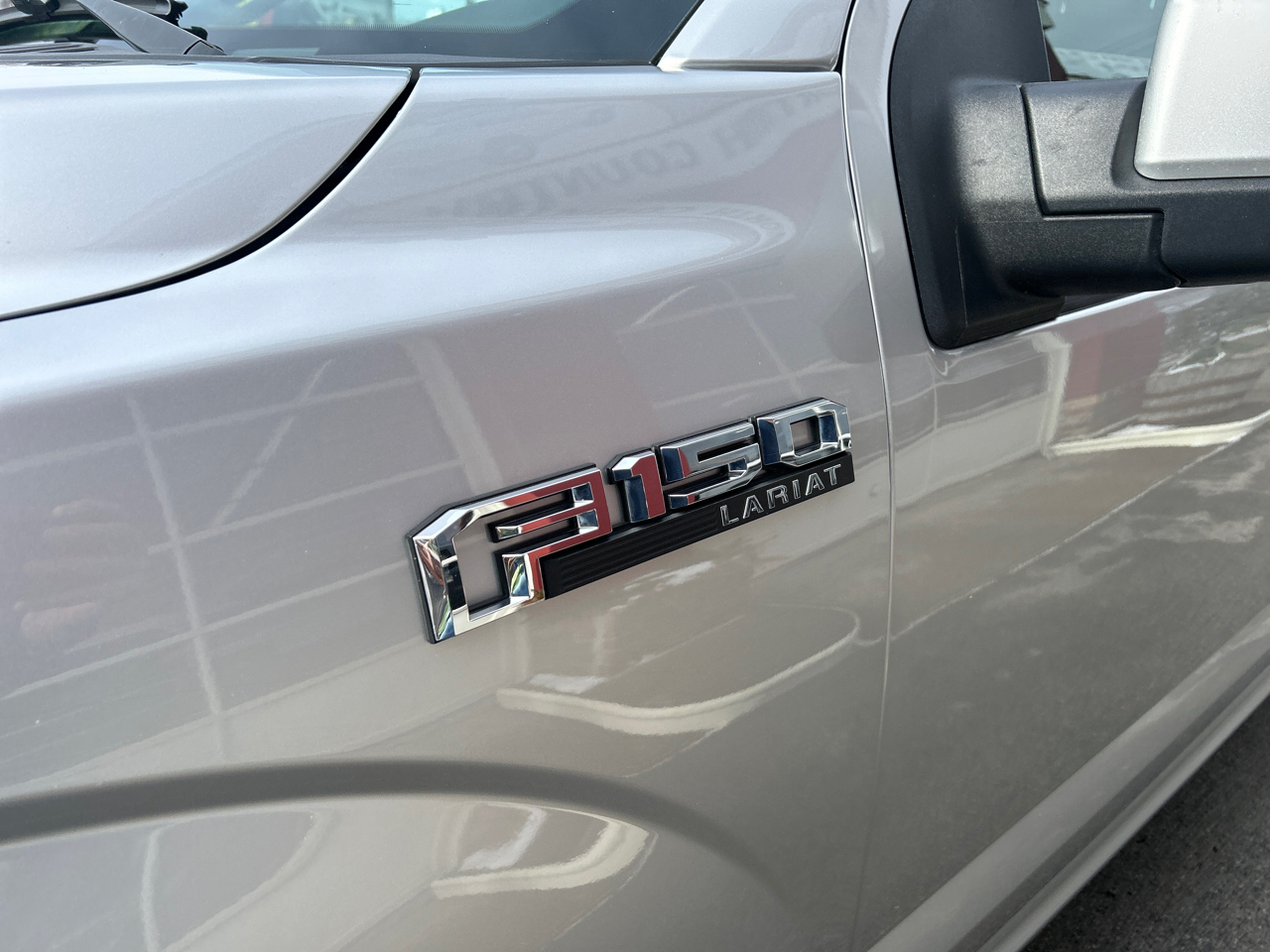 Ford F-150 4WD SuperCrew 139" Lariat 2018