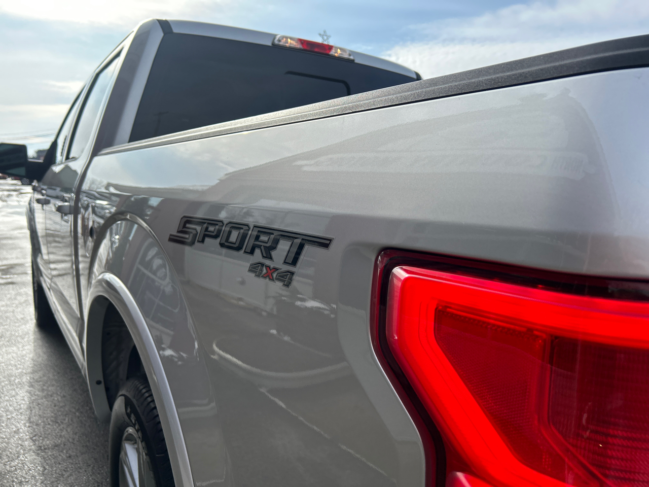 Ford F-150 4WD SuperCrew 139" Lariat 2018