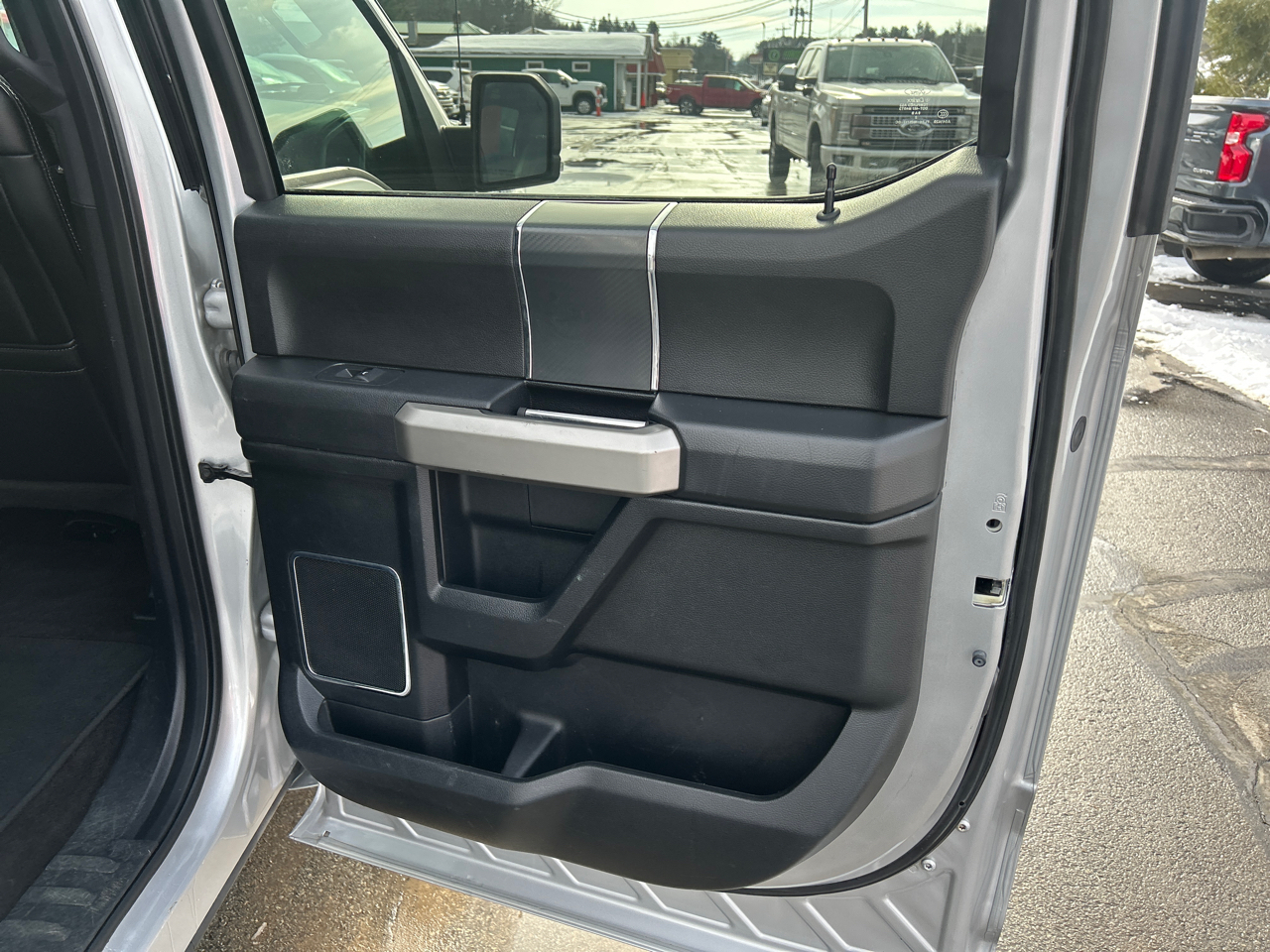 Ford F-150 4WD SuperCrew 139" Lariat 2018