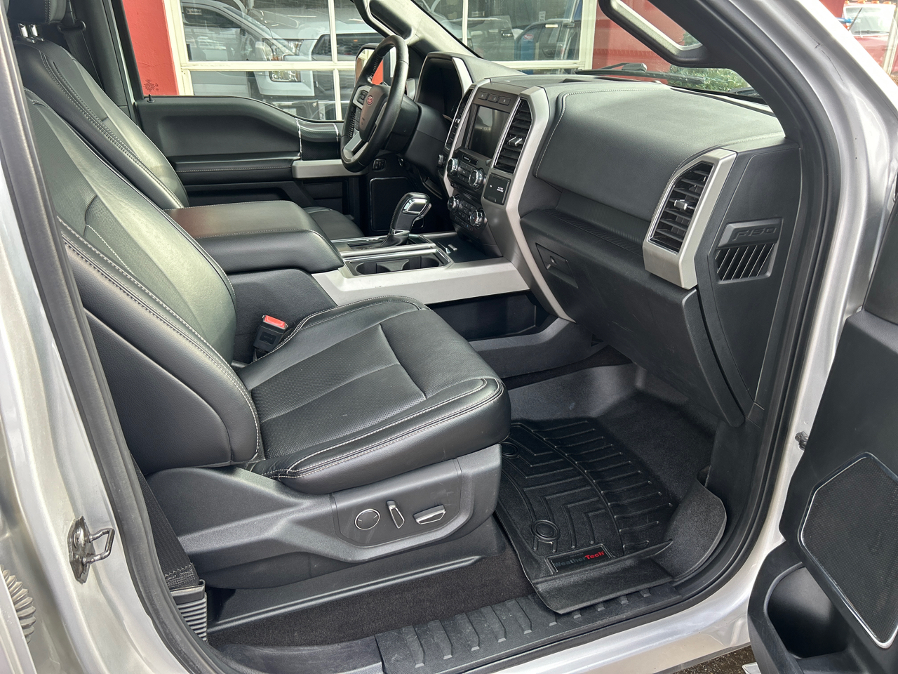 Ford F-150 4WD SuperCrew 139" Lariat 2018
