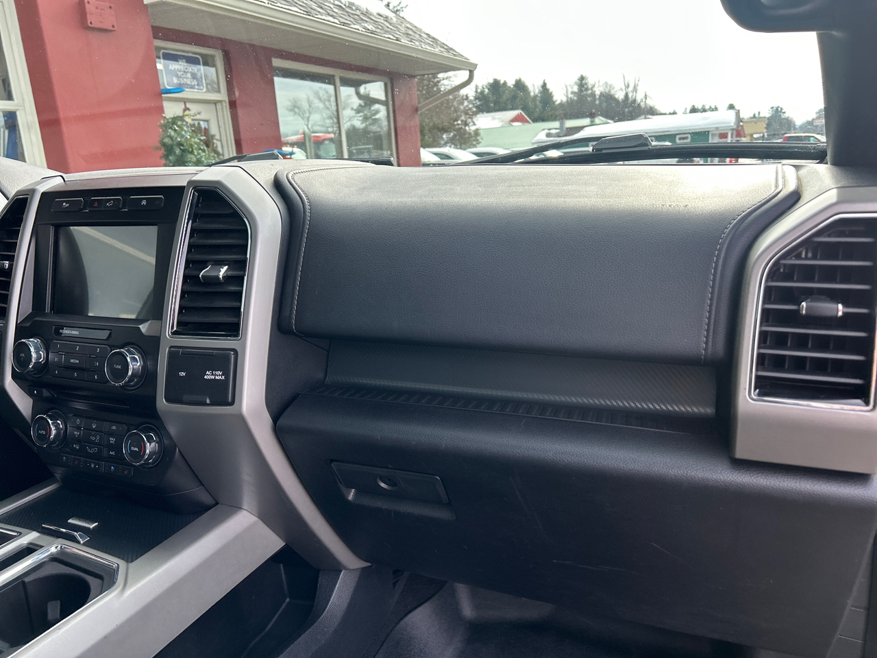 Ford F-150 4WD SuperCrew 139" Lariat 2018