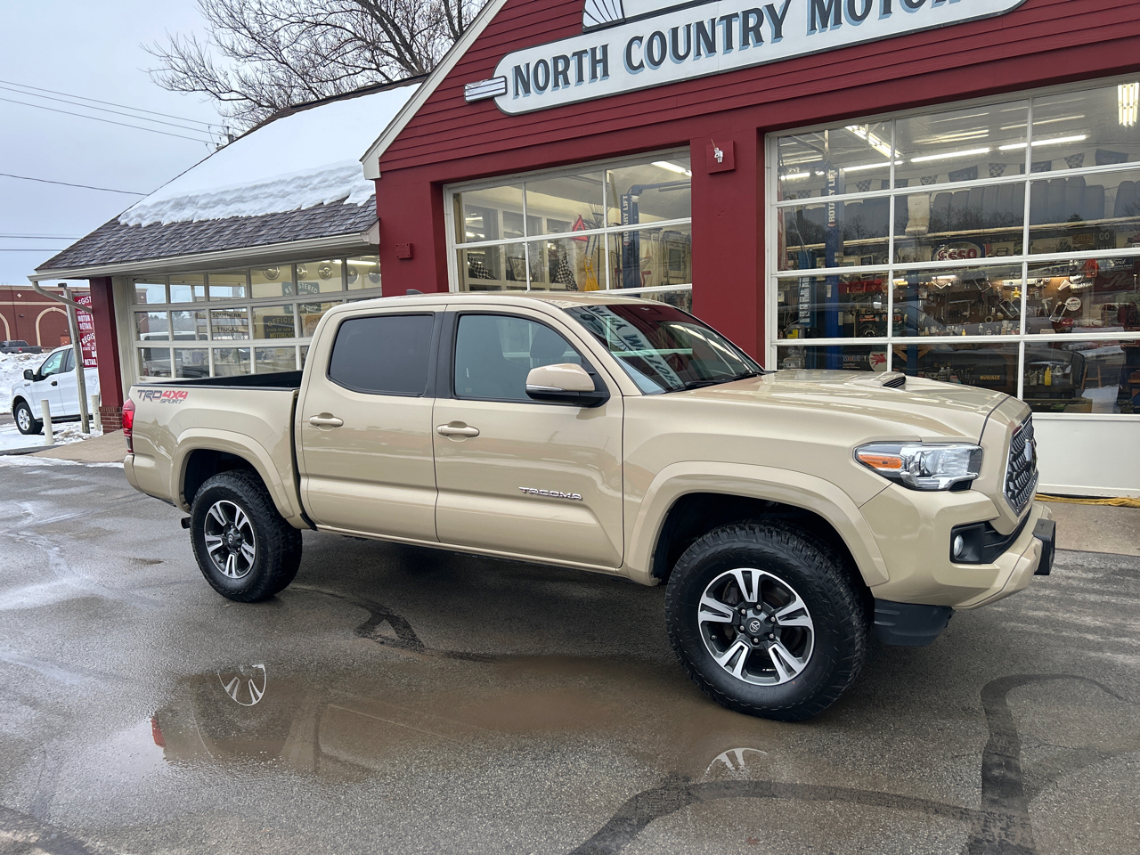 Toyota Tacoma 4WD TRD Sport Double Cab 5' Bed MT (Natl) 2019