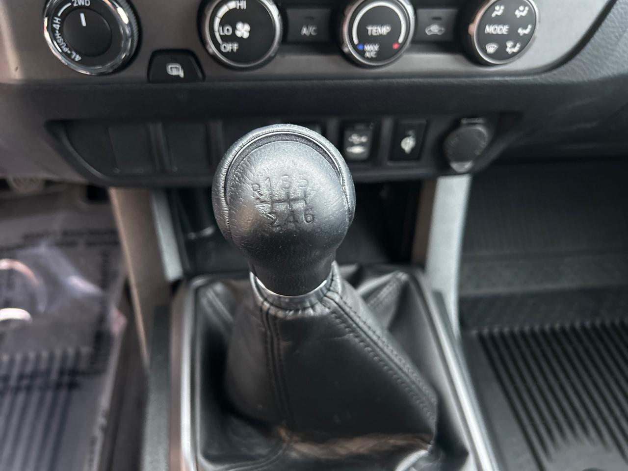 Toyota Tacoma 4WD TRD Sport Double Cab 5' Bed MT (Natl) 2019