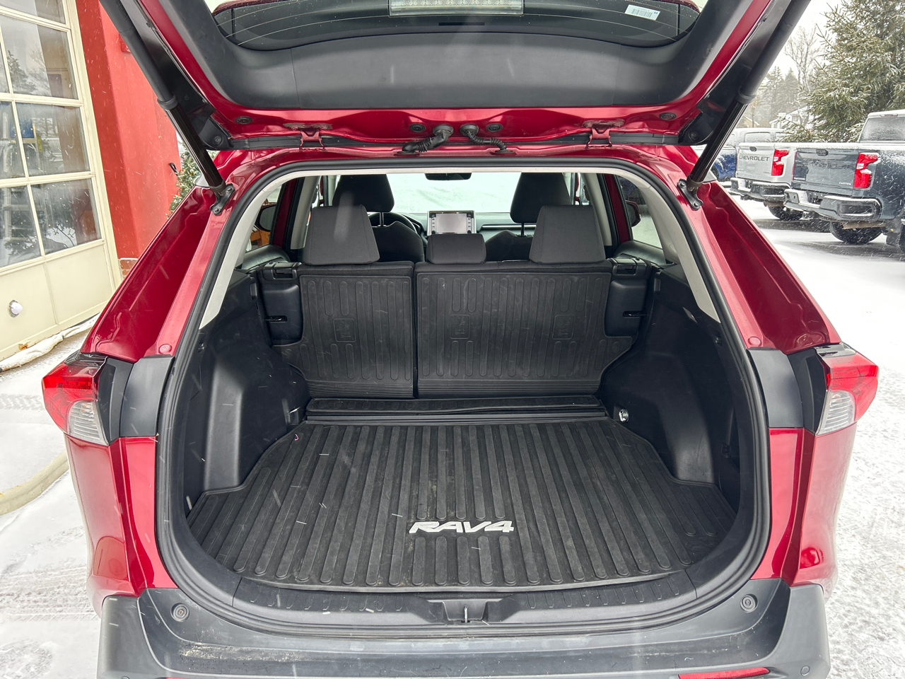 Toyota RAV4 XLE AWD (Natl) 2019