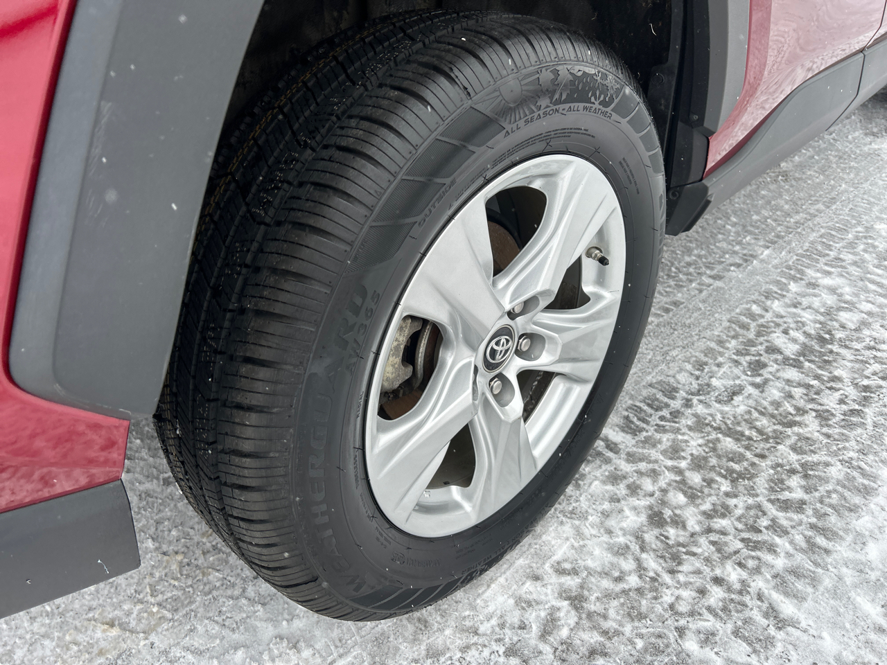 Toyota RAV4 XLE AWD (Natl) 2019