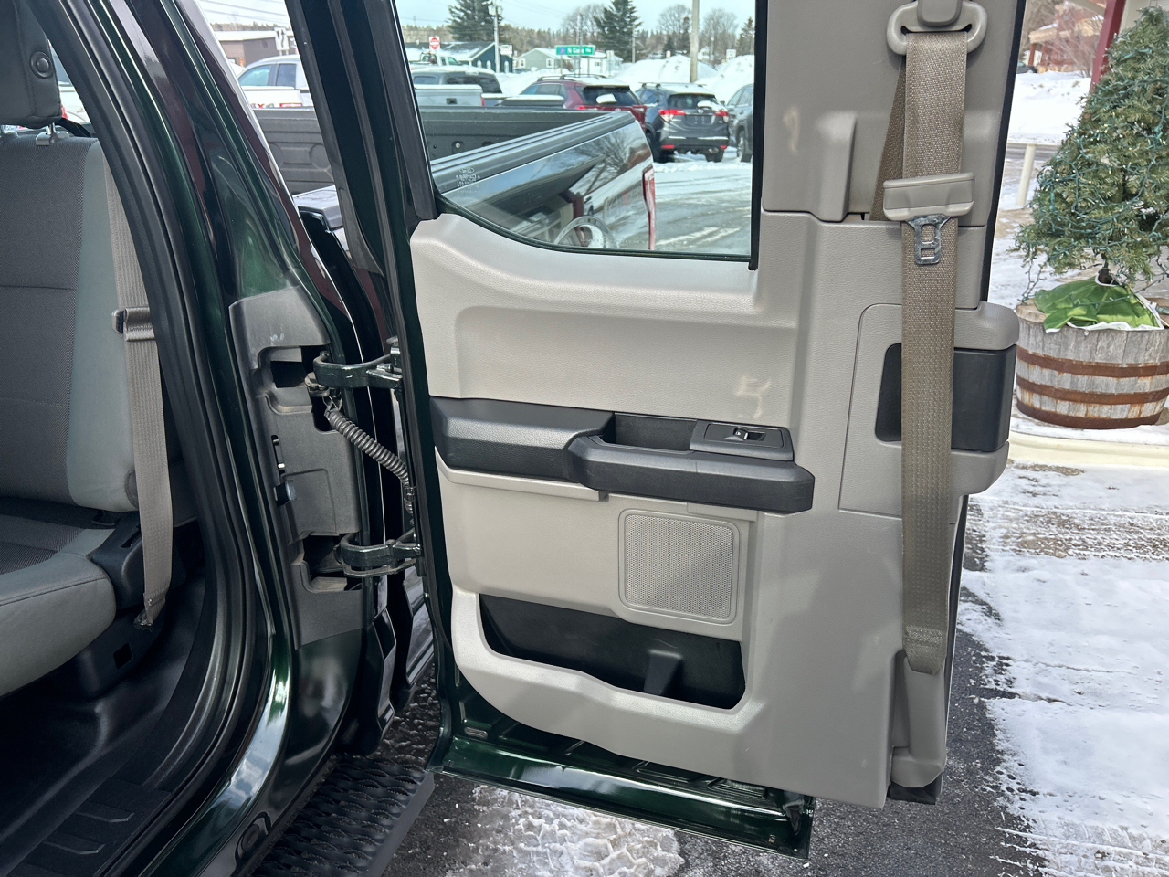 Ford F-150 4WD SuperCab 145" XLT 2015