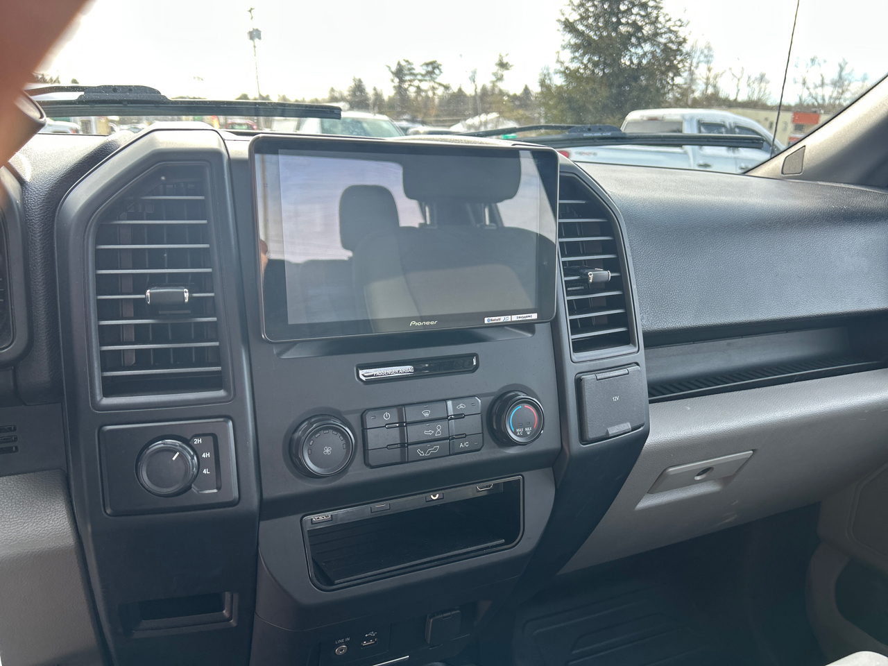 Ford F-150 4WD SuperCab 145" XLT 2015