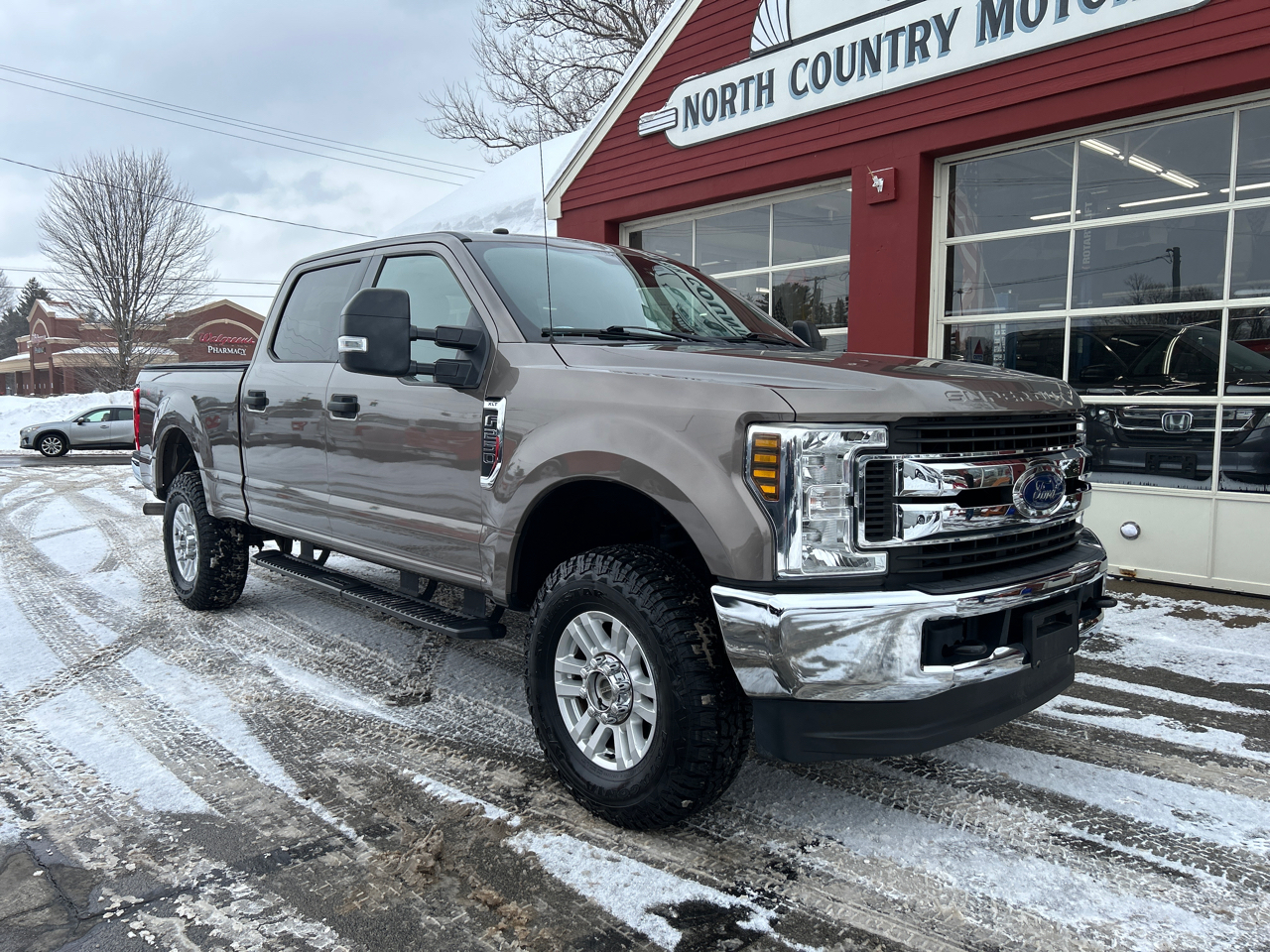 Ford Super Duty F-250 SRW 4WD Crew Cab 156" XLT 2019