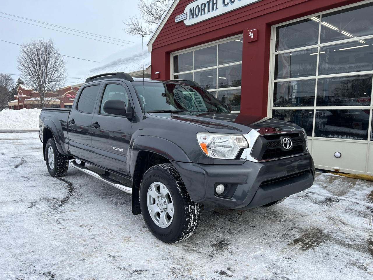 Toyota Tacoma 4WD Double Cab LB V6 AT (Natl) 2015