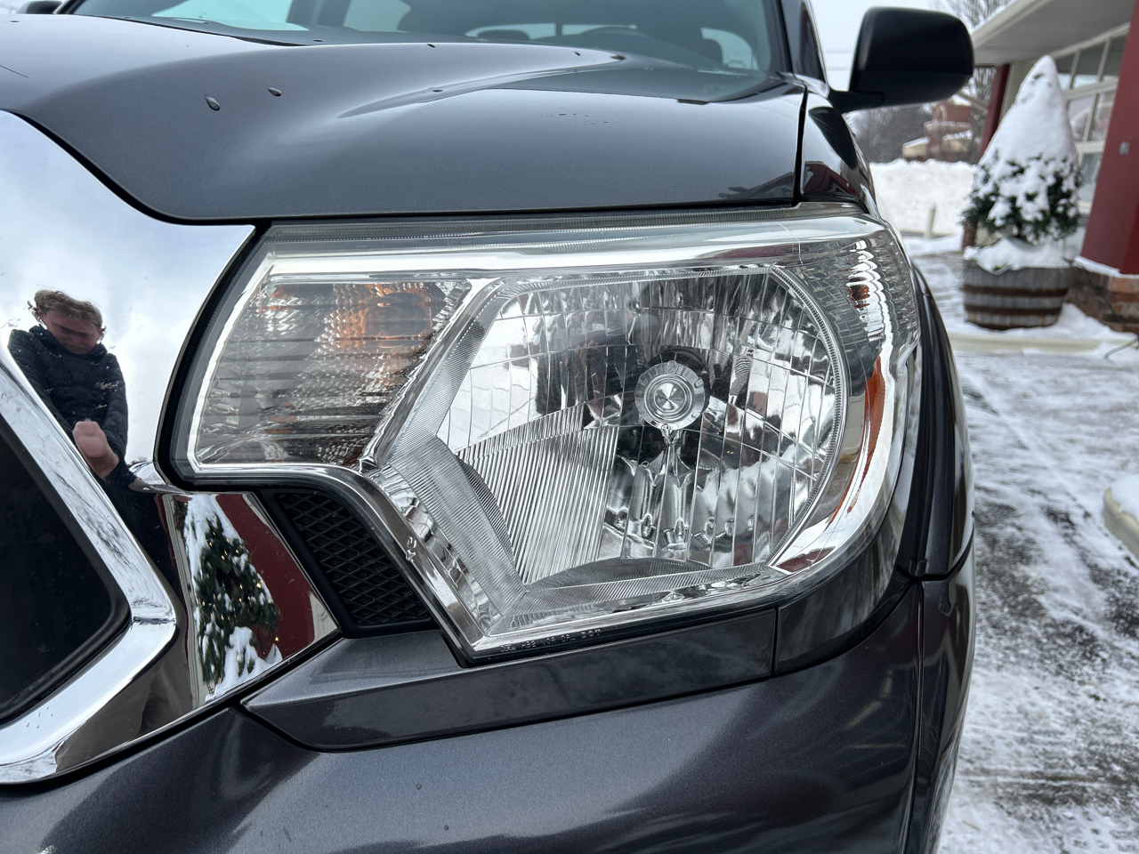 Toyota Tacoma 4WD Double Cab LB V6 AT (Natl) 2015