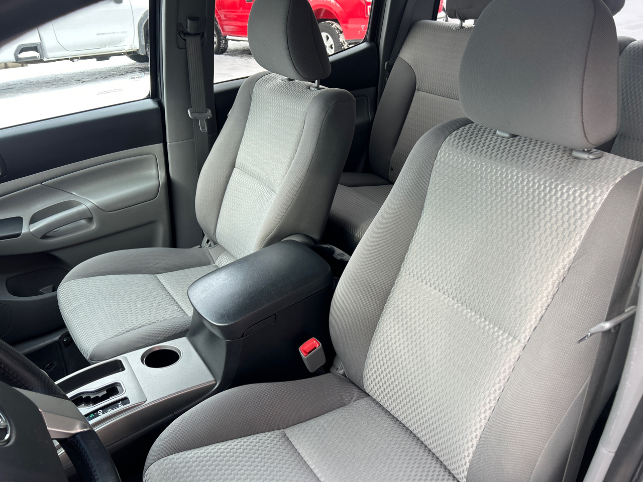 Toyota Tacoma 4WD Double Cab LB V6 AT (Natl) 2015