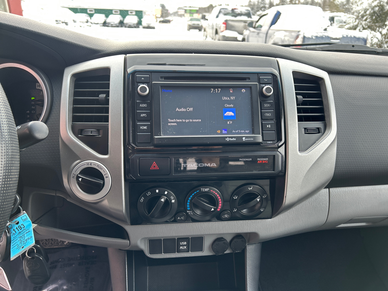 Toyota Tacoma 4WD Double Cab LB V6 AT (Natl) 2015