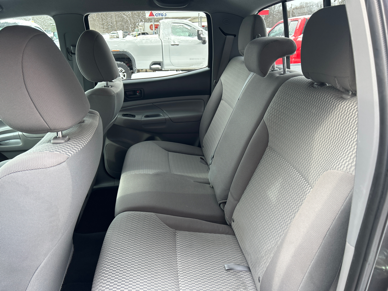 Toyota Tacoma 4WD Double Cab LB V6 AT (Natl) 2015