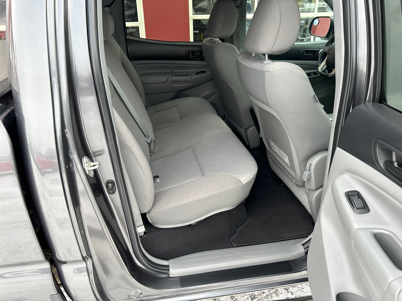 Toyota Tacoma 4WD Double Cab LB V6 AT (Natl) 2015