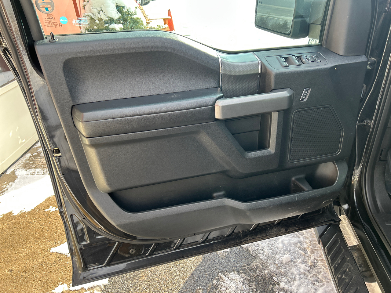 Ford F-150 4WD SuperCrew 150" XLT 2015