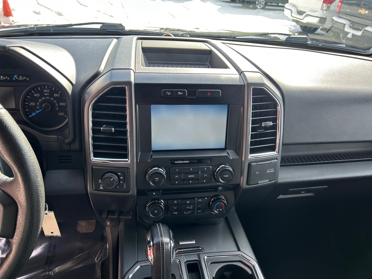 Ford F-150 4WD SuperCrew 150" XLT 2015