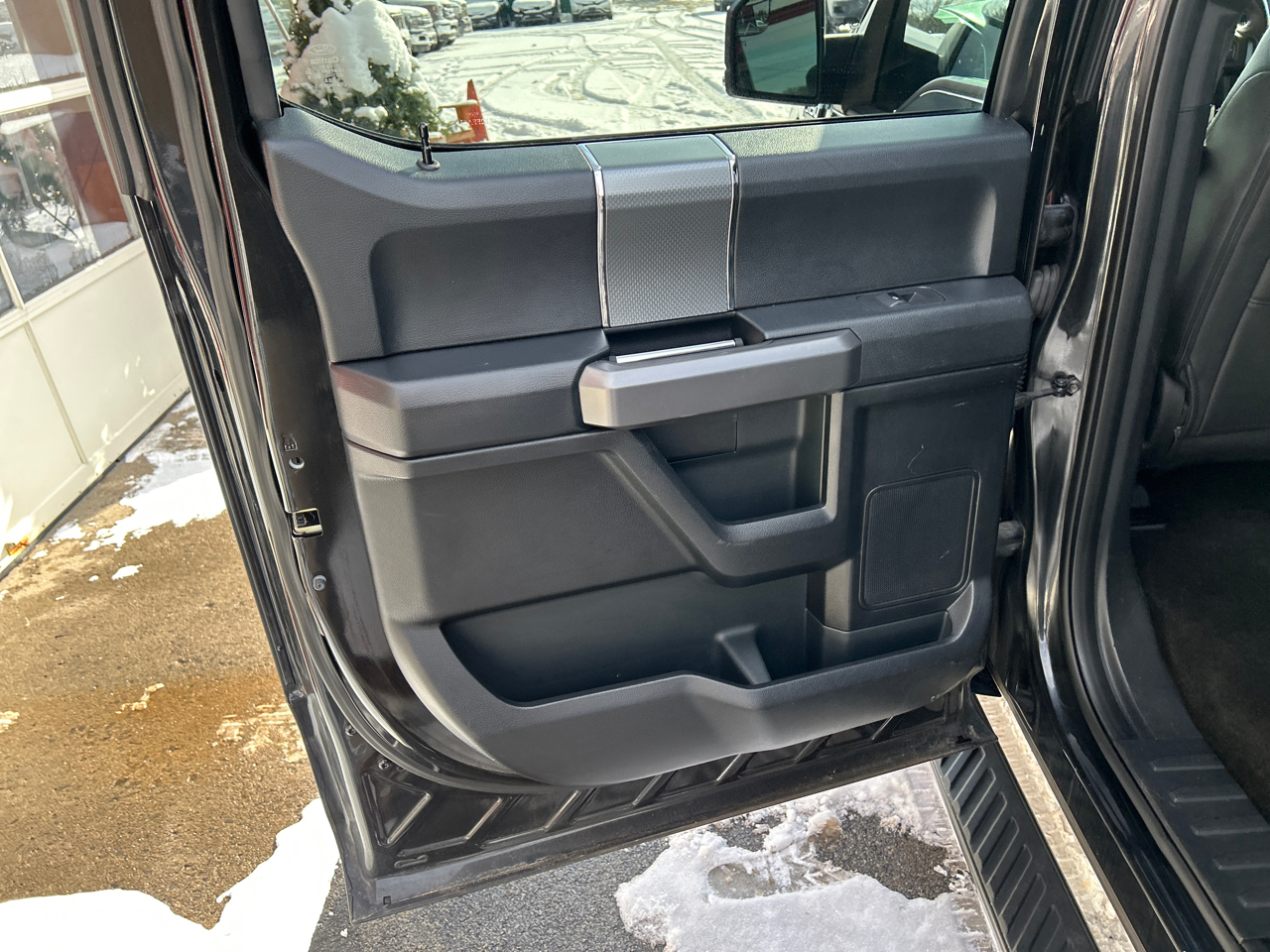 Ford F-150 4WD SuperCrew 150" XLT 2015