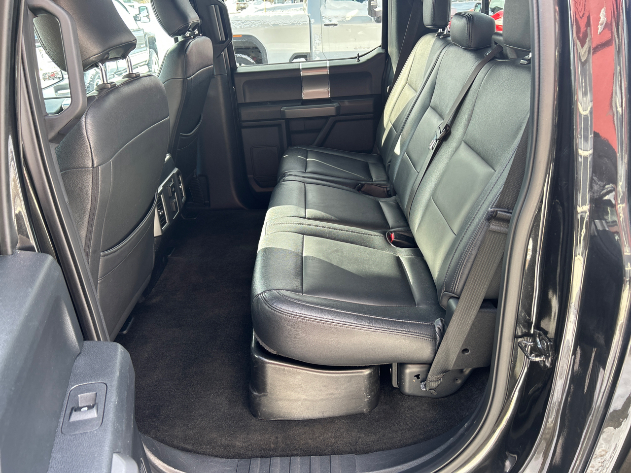 Ford F-150 4WD SuperCrew 150" XLT 2015