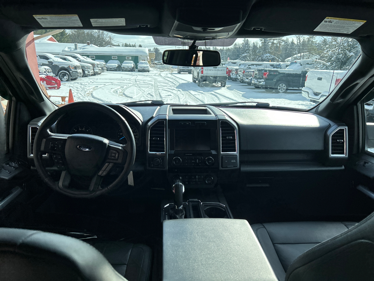 Ford F-150 4WD SuperCrew 150" XLT 2015