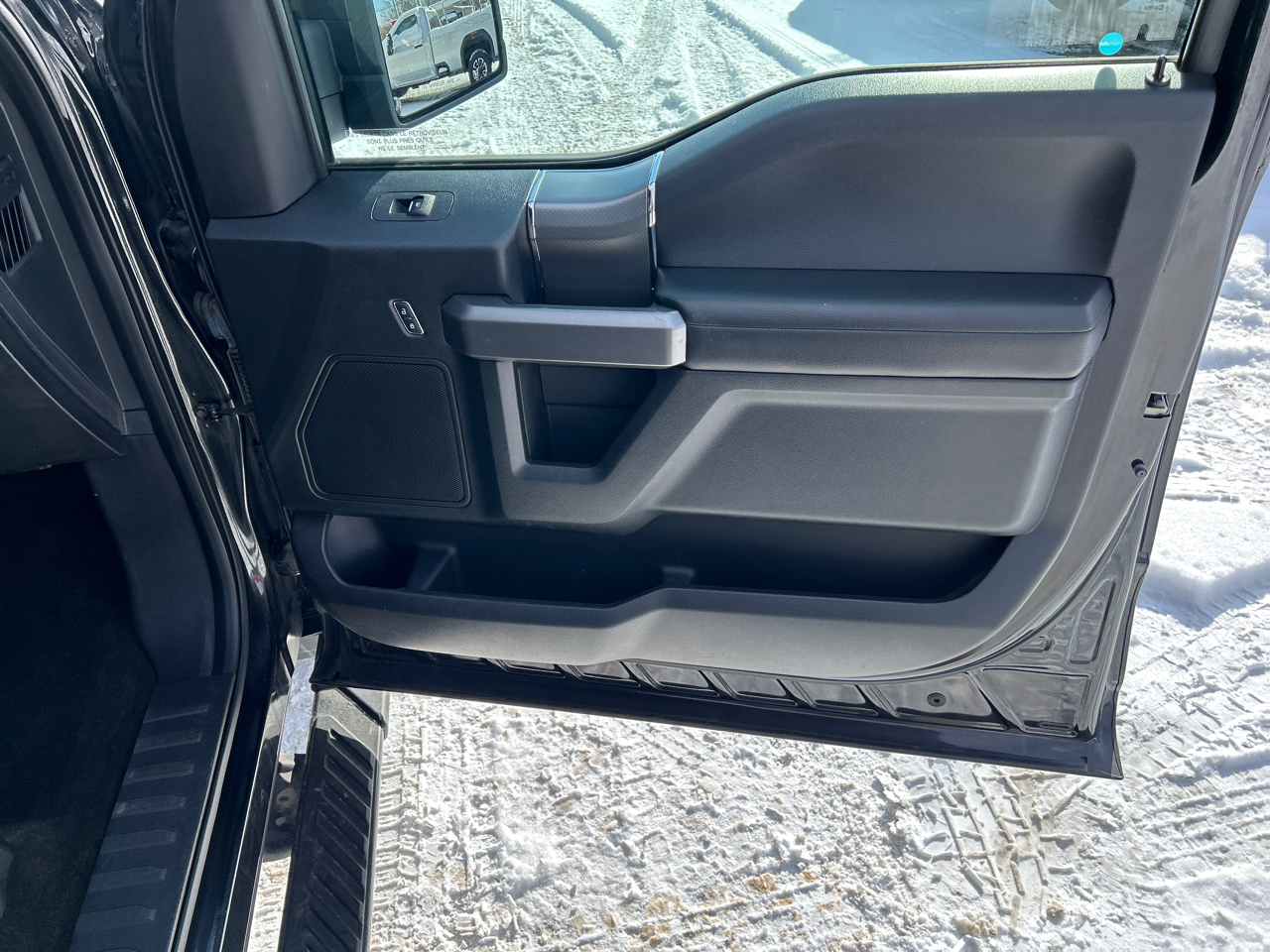 Ford F-150 4WD SuperCrew 150" XLT 2015