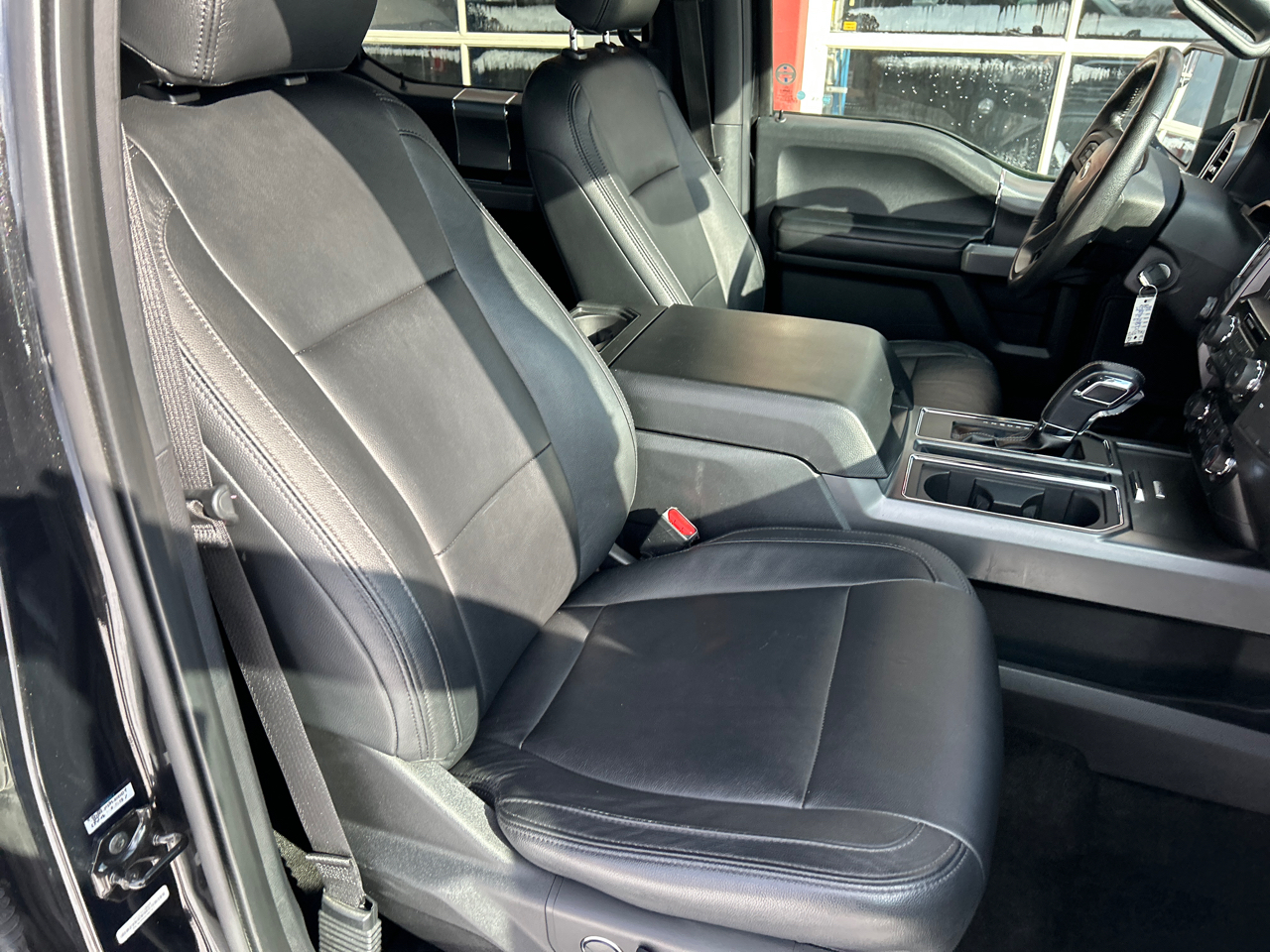 Ford F-150 4WD SuperCrew 150" XLT 2015