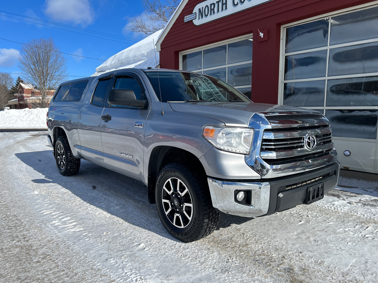 Toyota Tundra 4WD Truck Double Cab 5.7L FFV V8 6-Spd AT SR5 (Natl) 2016