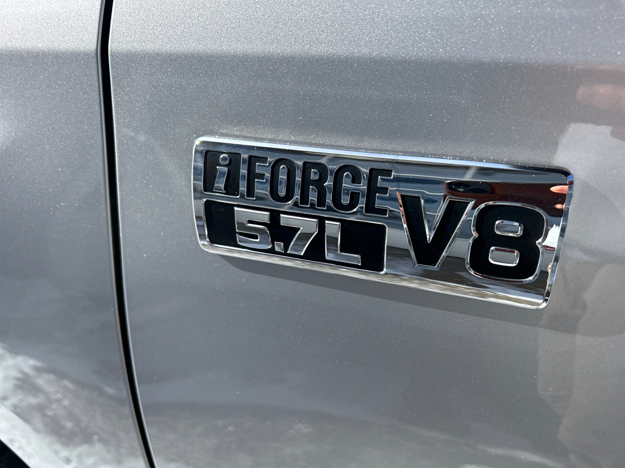 Toyota Tundra 4WD Truck Double Cab 5.7L FFV V8 6-Spd AT SR5 (Natl) 2016