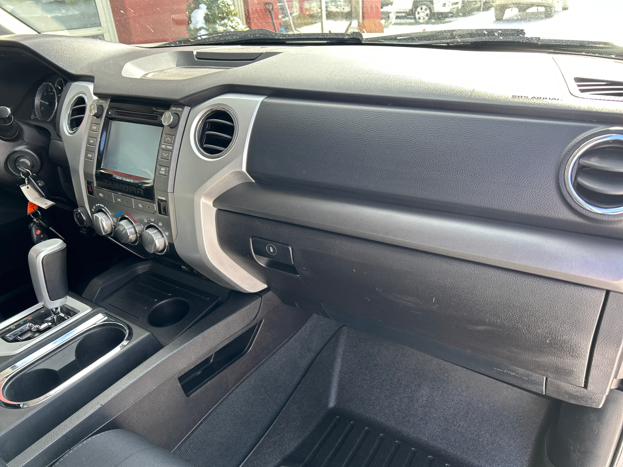 Toyota Tundra 4WD Truck Double Cab 5.7L FFV V8 6-Spd AT SR5 (Natl) 2016