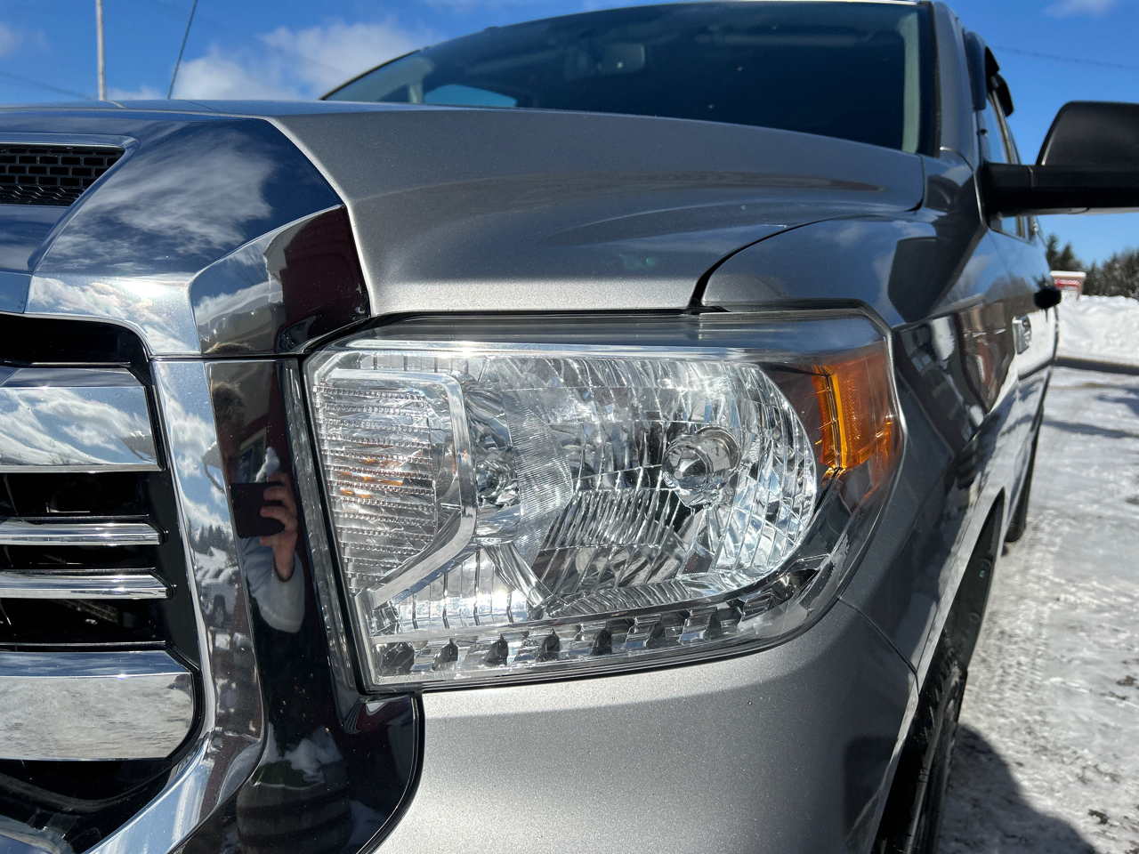 Toyota Tundra 4WD Truck Double Cab 5.7L FFV V8 6-Spd AT SR5 (Natl) 2016