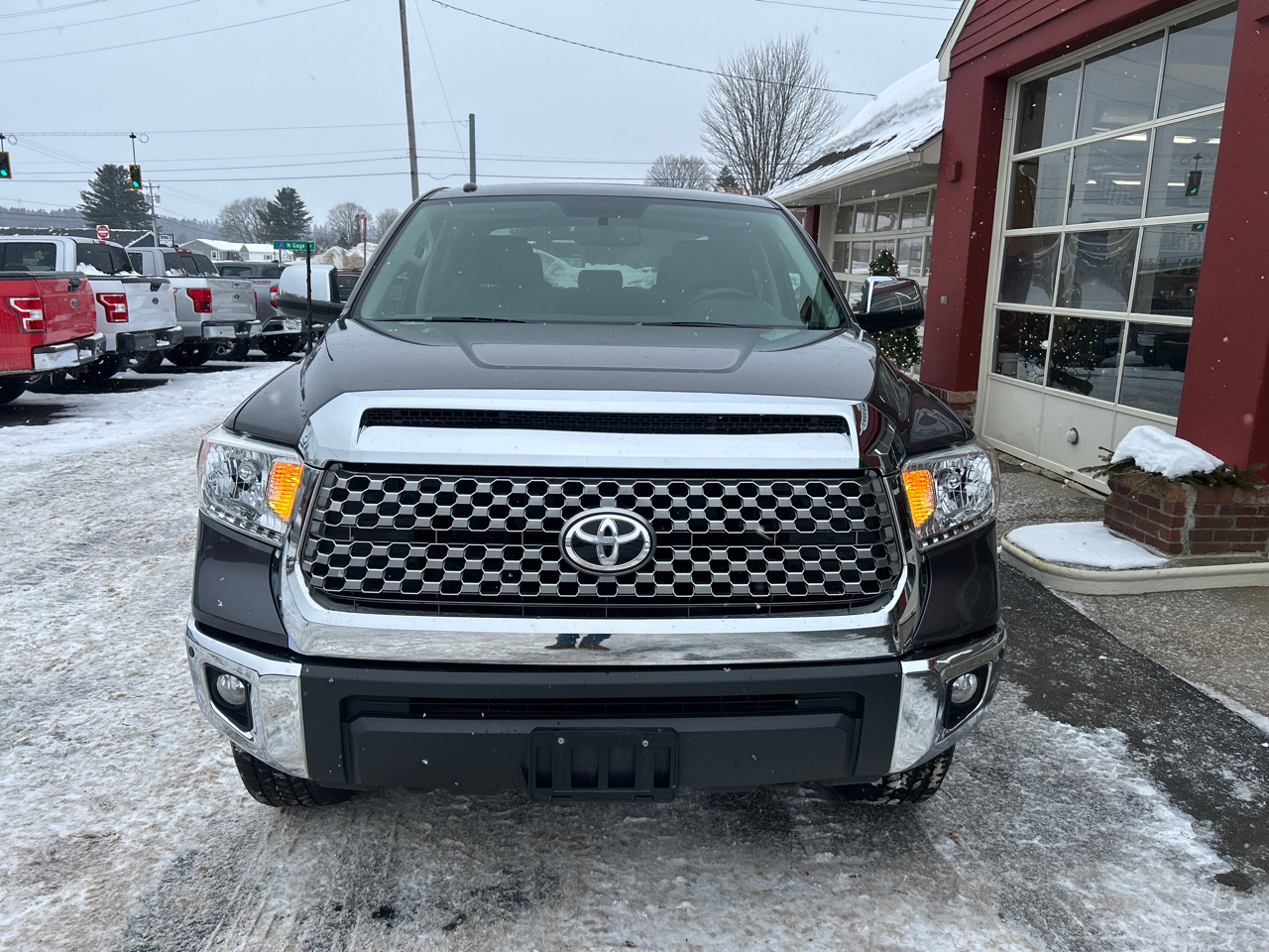 Toyota Tundra 4WD Limited CrewMax 5.5' Bed 5.7L (Natl) 2017