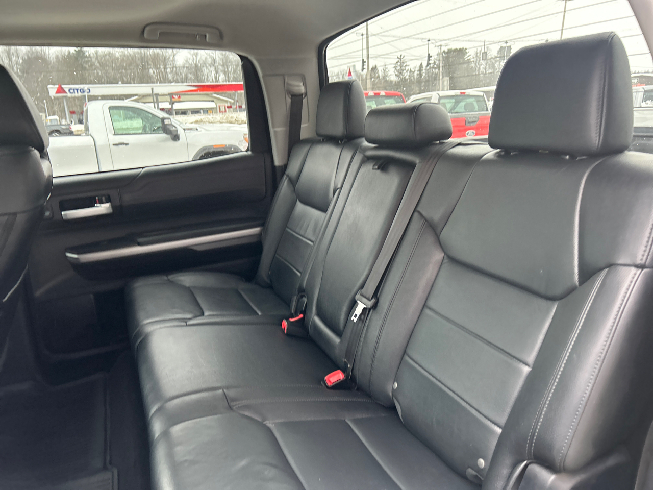 Toyota Tundra 4WD Limited CrewMax 5.5' Bed 5.7L (Natl) 2017