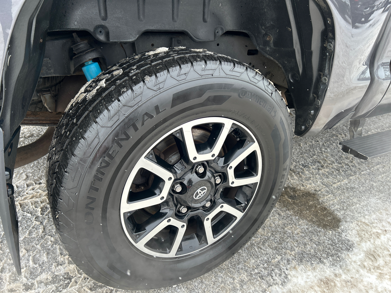 Toyota Tundra 4WD Limited CrewMax 5.5' Bed 5.7L (Natl) 2017