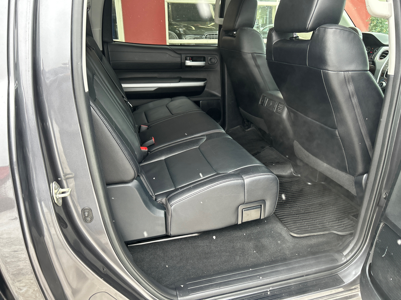 Toyota Tundra 4WD Limited CrewMax 5.5' Bed 5.7L (Natl) 2017