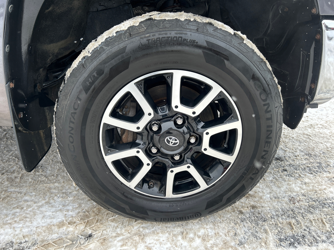 Toyota Tundra 4WD Limited CrewMax 5.5' Bed 5.7L (Natl) 2017