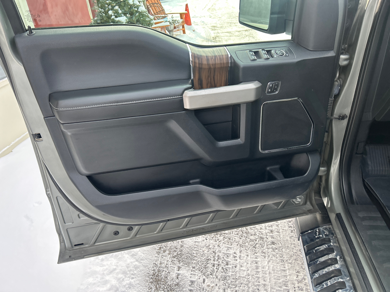 Ford F-150 4WD SuperCrew 145" Lariat 2019