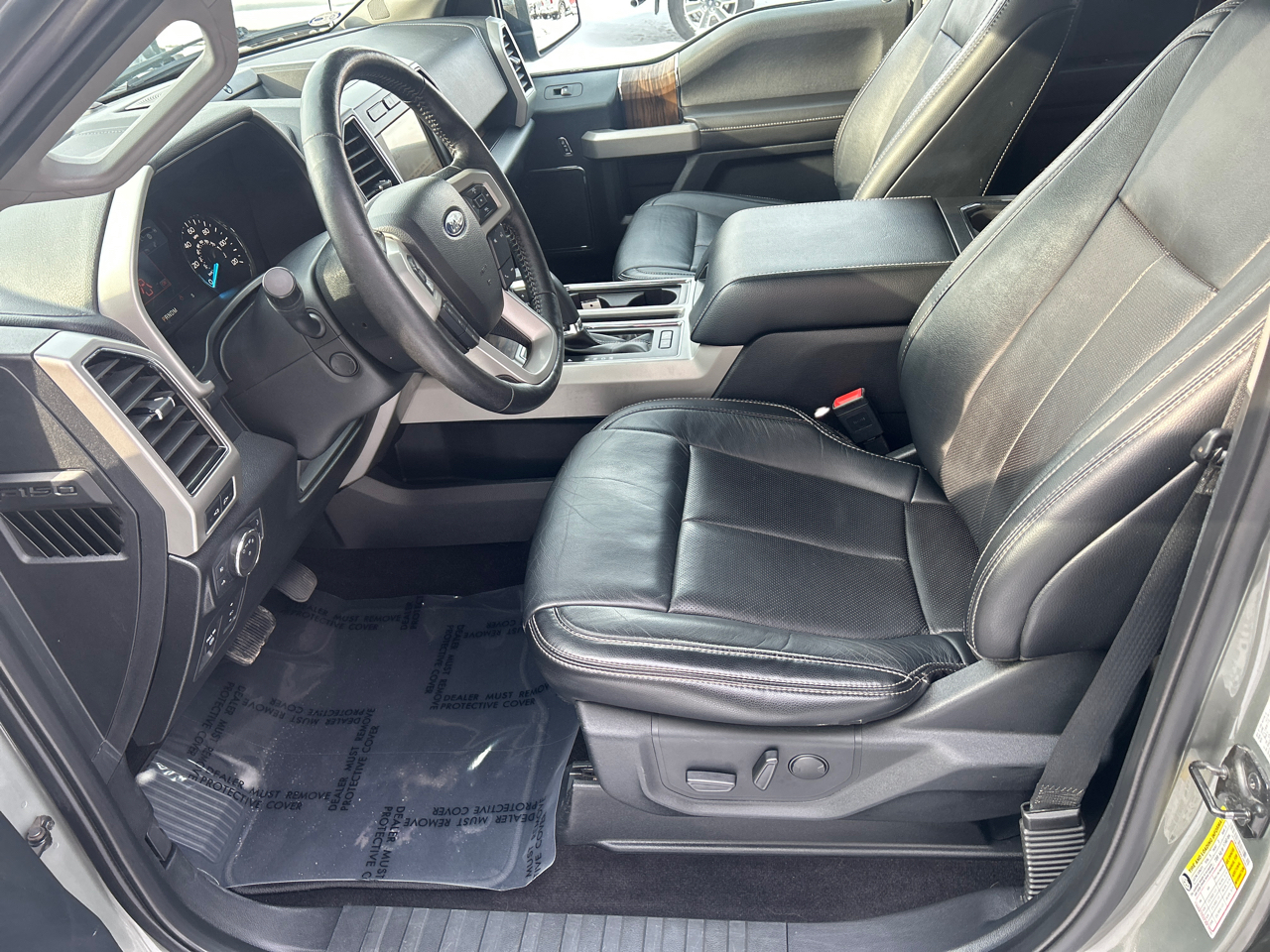 Ford F-150 4WD SuperCrew 145" Lariat 2019