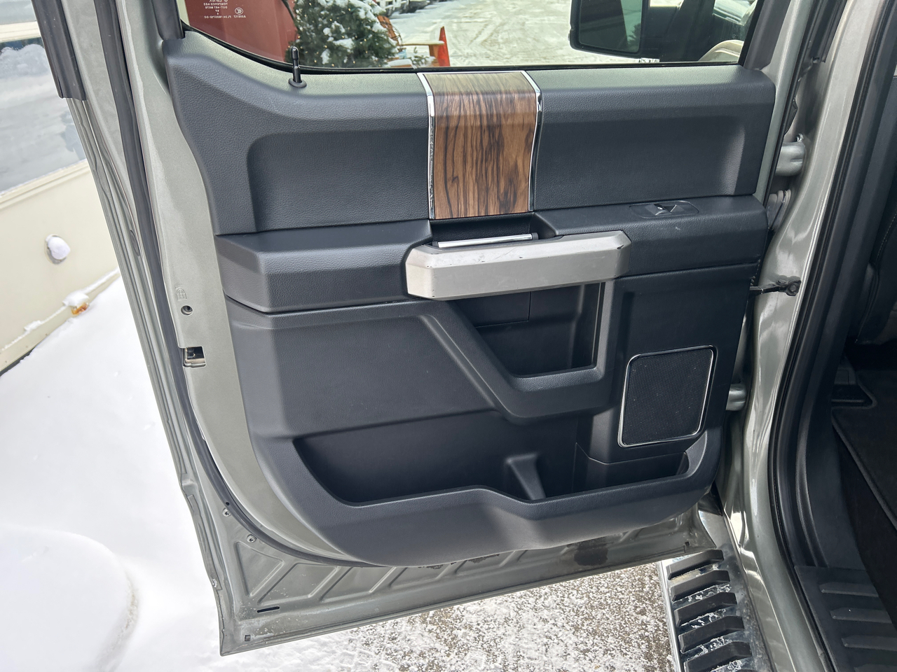 Ford F-150 4WD SuperCrew 145" Lariat 2019