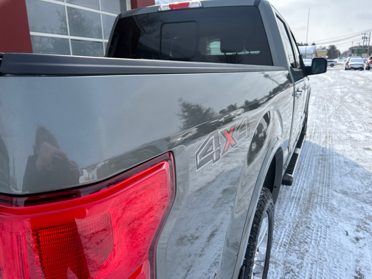 Ford F-150 4WD SuperCrew 145" Lariat 2019