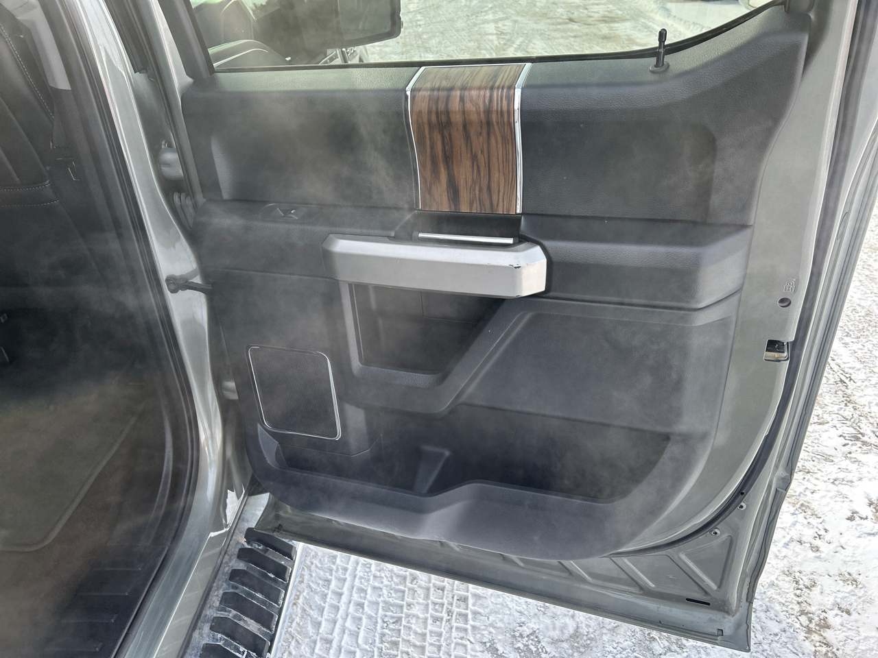 Ford F-150 4WD SuperCrew 145" Lariat 2019