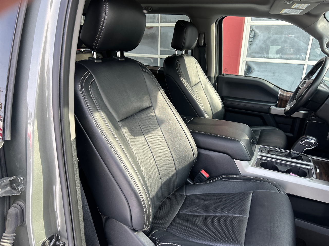 Ford F-150 4WD SuperCrew 145" Lariat 2019