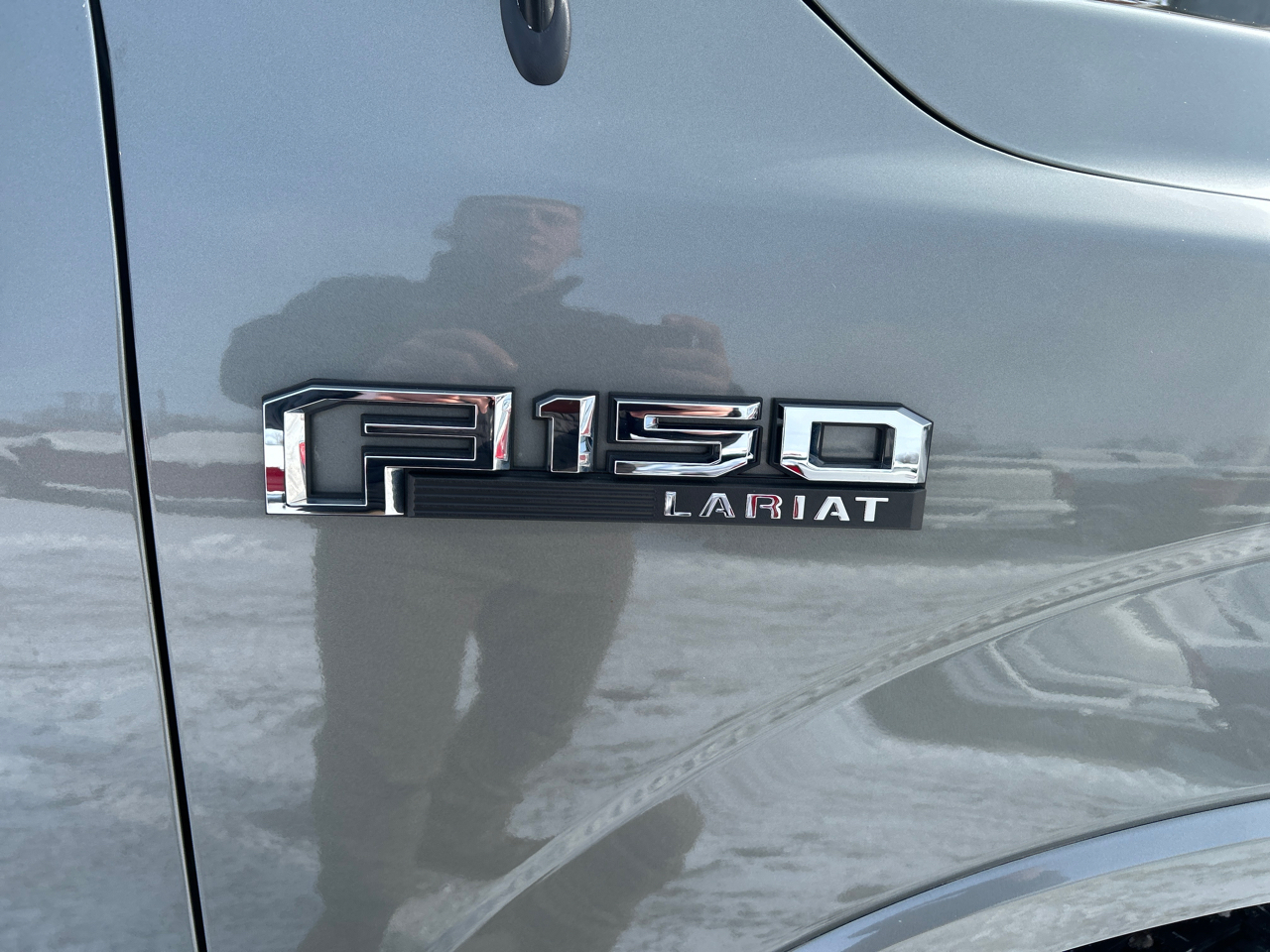 Ford F-150 4WD SuperCrew 145" Lariat 2019