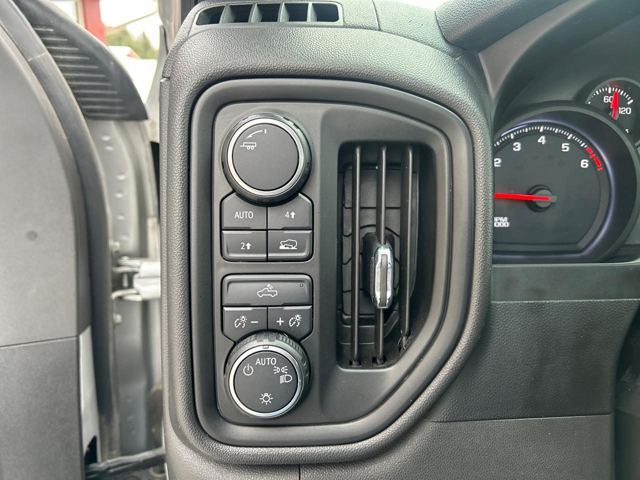 Chevrolet Silverado 1500 4WD Reg Cab 140" Work Truck 2020