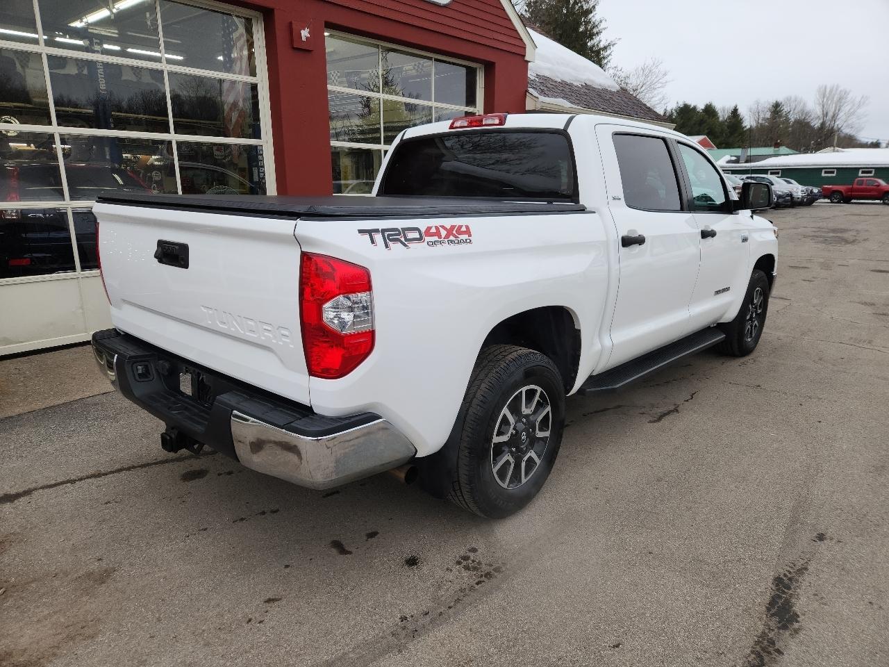 Toyota Tundra 4WD SR5 CrewMax 5.5' Bed 5.7L (Natl) 2018