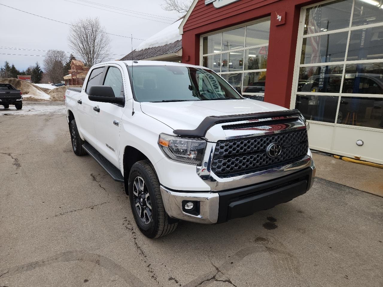 Toyota Tundra 4WD SR5 CrewMax 5.5' Bed 5.7L (Natl) 2018
